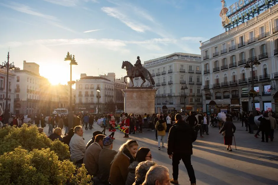 Imagen de Isabel Díaz Ayuso anunciando la Tarifa Cero para autónomos en jubilación activa dirigida a directores financieros y asesores fiscales