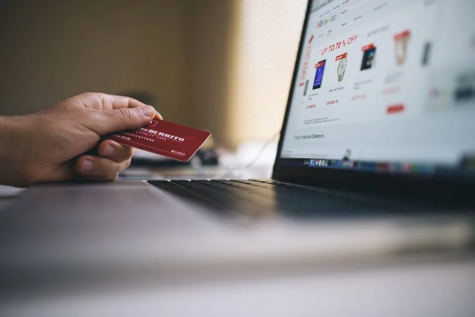 Ilustración de un agente de IA realizando una compra automática en una tienda online, mostrando la integración del ACP y su impacto en la contabilidad del e-commerce.